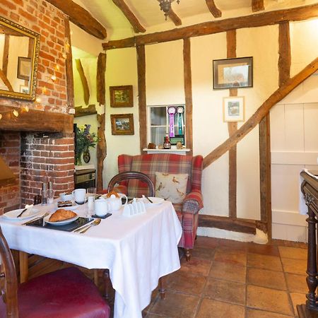 Frogs Hall B&B Eye  Dış mekan fotoğraf