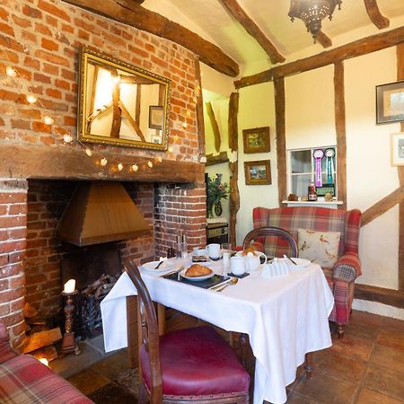 Frogs Hall B&B Eye  Dış mekan fotoğraf